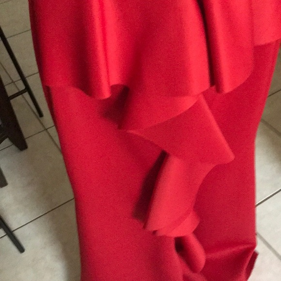 Red dress - Picture 2 of 5